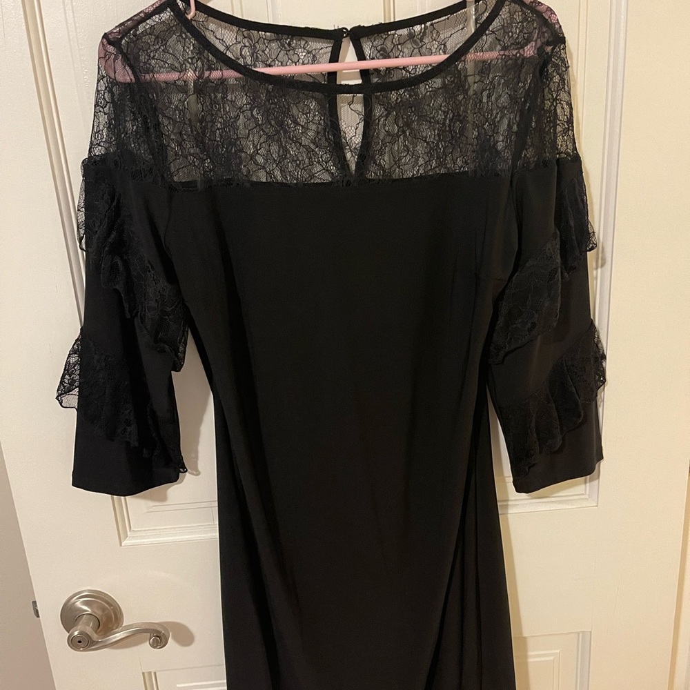 Roz and Ali black lace top knee length dress